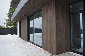 Комбинированный фасад от Лесобиржа-Спб: гармония стиля и долговечности в 