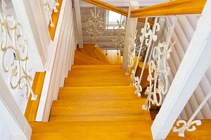 межэтажные лестницы из дуба