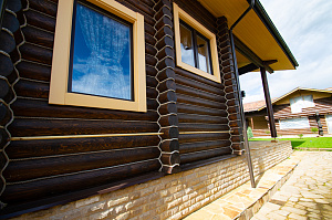 крашеный фасад маслом