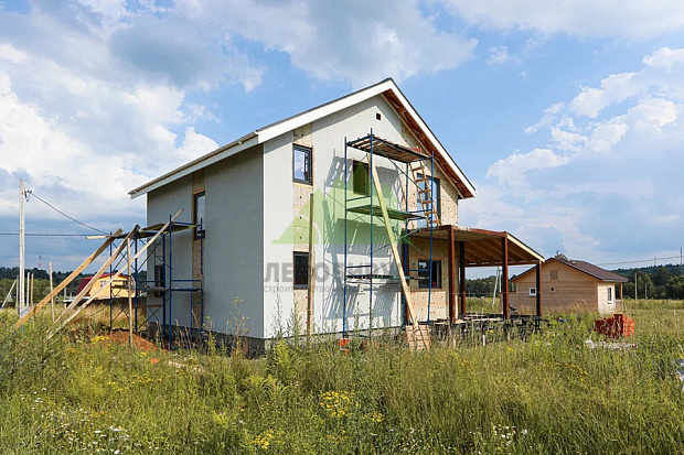 Сравнение "мокрого" и вентилируемого фасада: эксплуатация, стоимость, риски