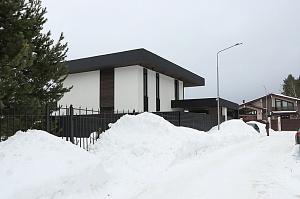 Комбинированный фасад от Лесобиржа-Спб: гармония стиля и долговечности в 