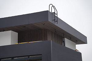 Комбинированный фасад от Лесобиржа-Спб: гармония стиля и долговечности в 