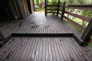 Преображение бани и террасы: защита и эстетика на реке Кобона