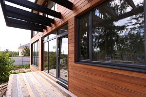 Петергоффские аллеи требуют статуса: как термолиственница преобразила каркасный дом в элитном посёлке