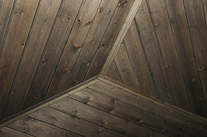 Не просто отделка, а инвестиция в качественный отдых: скошенный планкен из лиственницы и имитация бруса из кедра для зон с разной нагрузкой