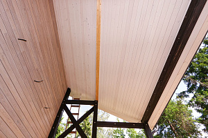 Петергоффские аллеи требуют статуса: как термолиственница преобразила каркасный дом в элитном посёлке