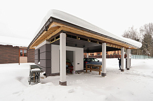 Не просто отделка, а инвестиция в качественный отдых: скошенный планкен из лиственницы и имитация бруса из кедра для зон с разной нагрузкой