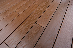 Терраса из термоясеня на эксплуатируемой кровле