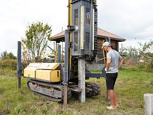 Надежный свайный фундамент с обвязкой для будущего дома в Тай-Лэнд