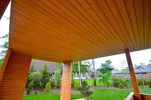 отделка крашеным планкеном