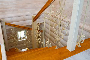 комбинация дуба и ковки