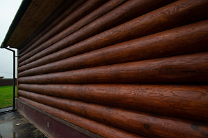 крашеный сруб