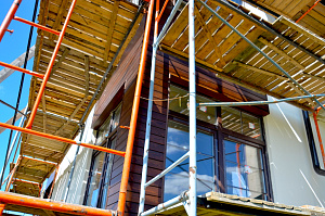 комбинация штукатурки и планкена