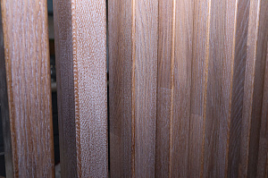 Элегантное зонирование: реечные перегородки из дуба в Кюмлено