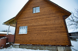 фасад обшитый имитацией бруса