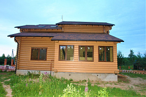 крашеный фасад дома