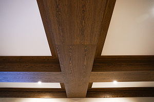 Фальшбалки из МДФ шпон дуба: Мастерство и Стиль для загородного дома в Михайловской горке