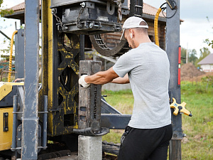 Надежный свайный фундамент с обвязкой для будущего дома в Тай-Лэнд