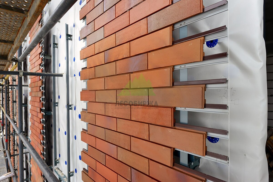 Обшивка фасада клинкерным кирпичом на объекте обшивкка фасада клинкерным кирпичом.jpg