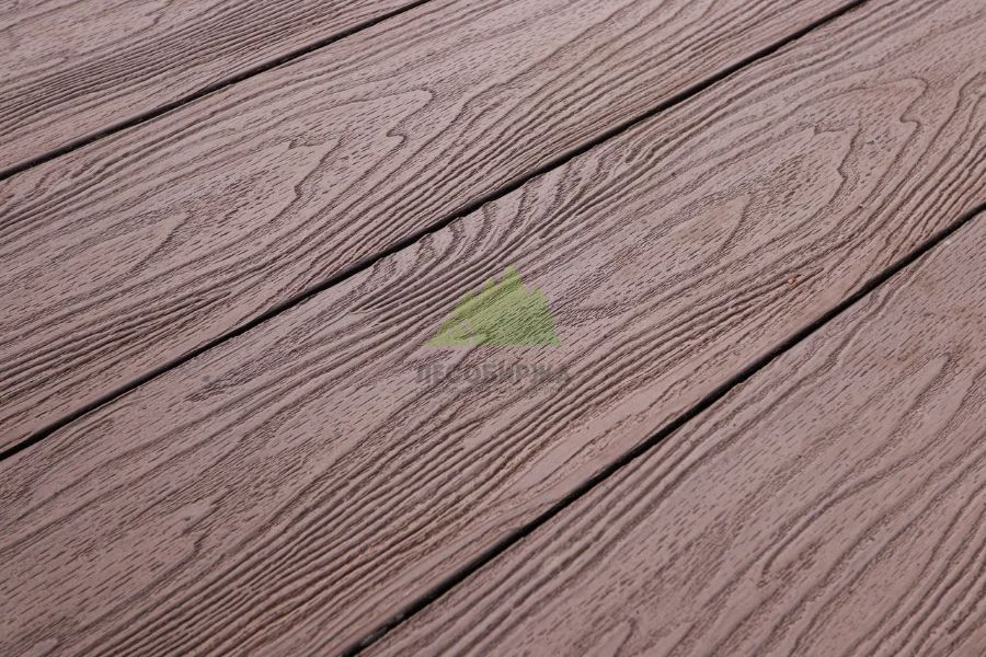 Очень благородные цвета представлены к выбору среди производителей ДПК fakturnost-dpk-pokrytiya-na-terrase.jpg