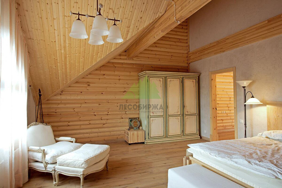 otdelka-blok-haus-i-imitaciya-brusa-sorta-vs-sosna.jpg