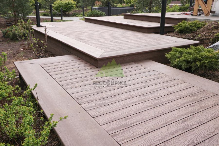 Терраса выполненная из ДПК материала ehkspluatiruemaya-terrasa-iz-dpk-nikakih-defektov.jpg